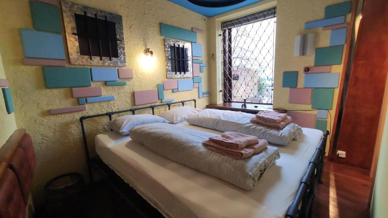 Stay In Pub Kamera Klub Apatment-City Center Любляна Екстер'єр фото