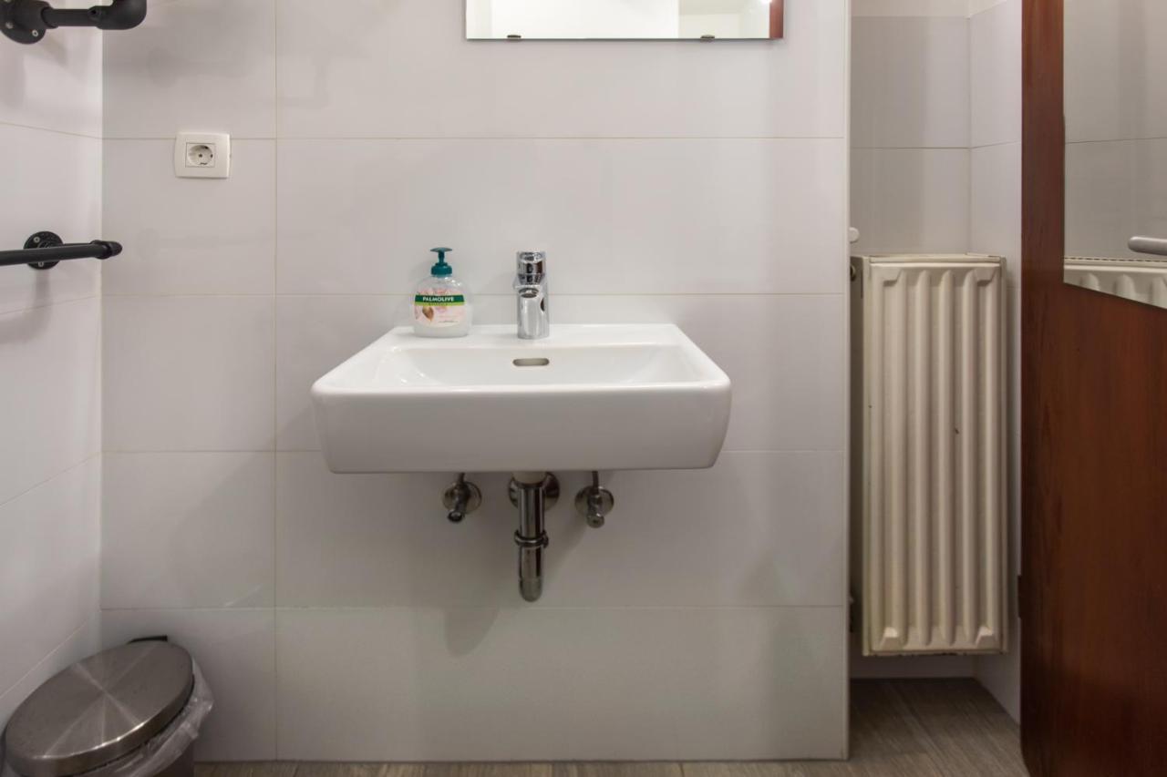 Stay In Pub Kamera Klub Apatment-City Center Любляна Екстер'єр фото