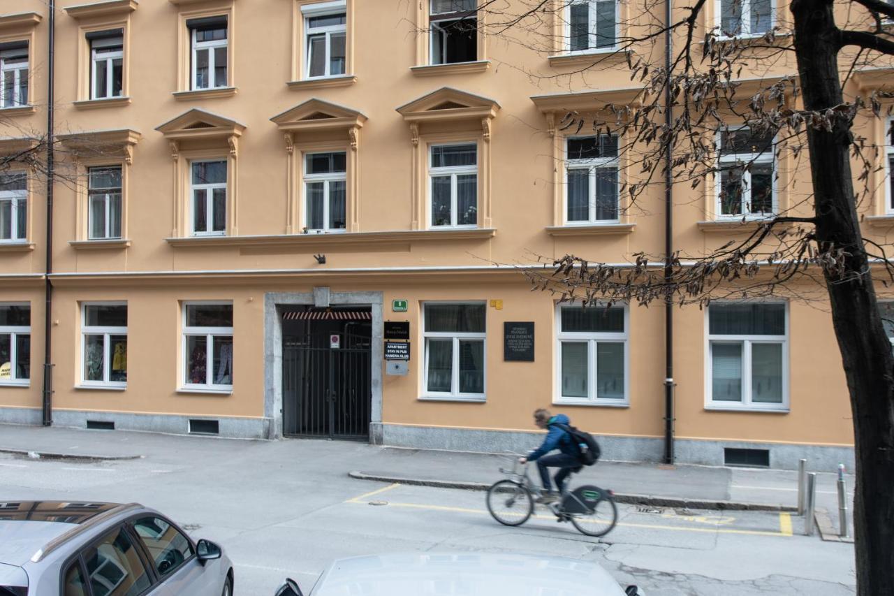Stay In Pub Kamera Klub Apatment-City Center Любляна Екстер'єр фото