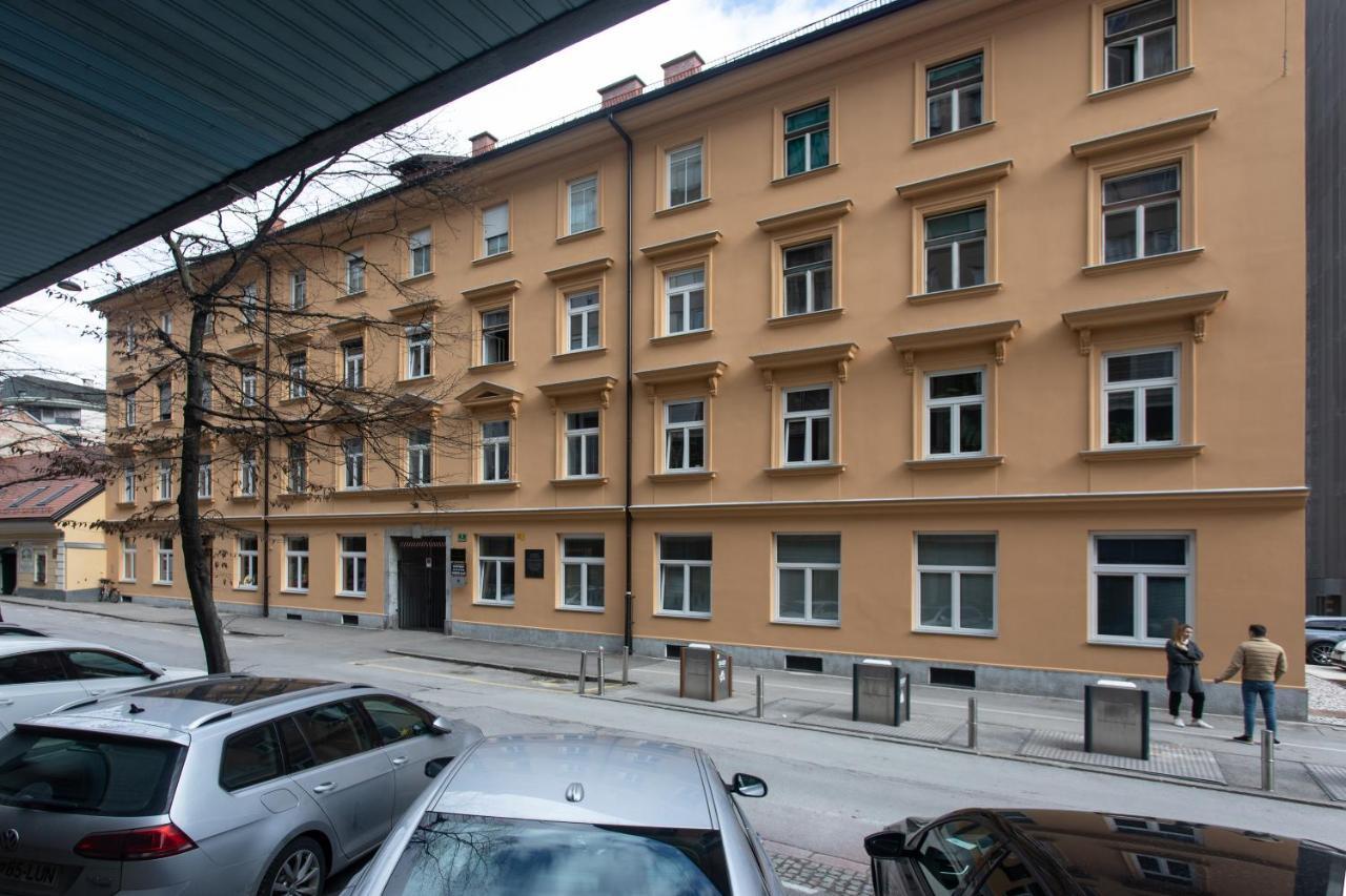 Stay In Pub Kamera Klub Apatment-City Center Любляна Екстер'єр фото