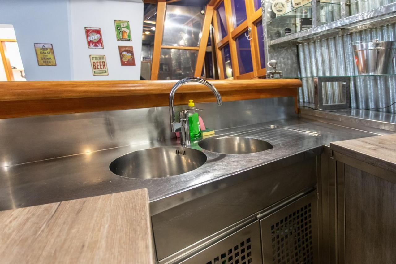 Stay In Pub Kamera Klub Apatment-City Center Любляна Екстер'єр фото